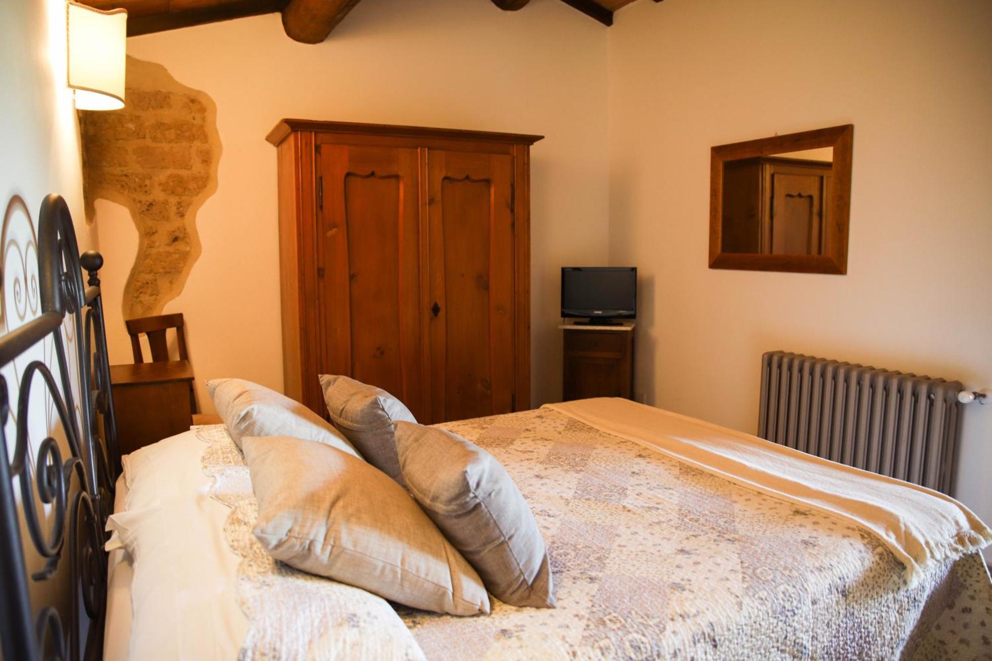 Bio Agriturismo Poggio Aione Saturnia Exterior photo
